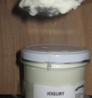 Jogurt naturalny z mleka krowiego